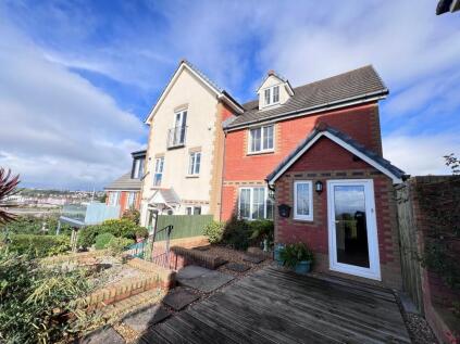 Heol Eryr Mor, Barry, CF62