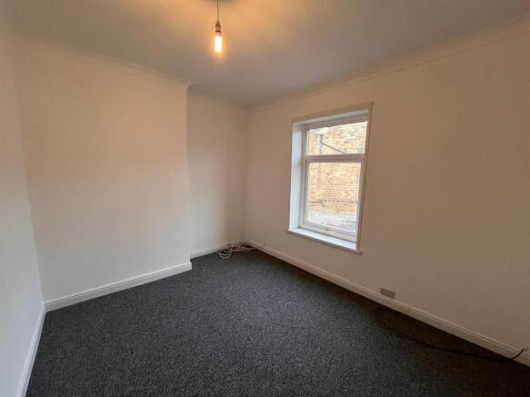 3 bed House to rent Image 12