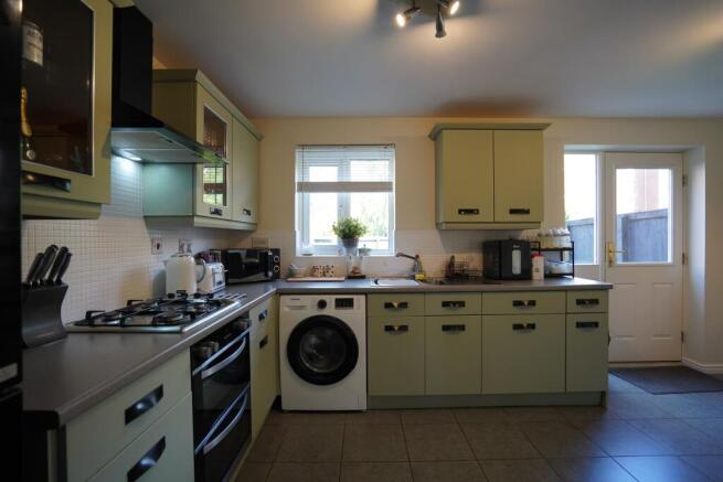 3 bed Town House for sale Image 2