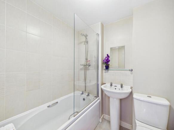 3 bed Semi-Detached for sale Image 6