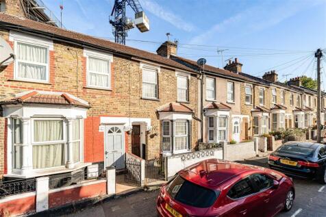 Hawthorne Road, London