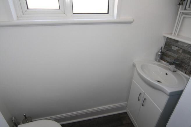 3 bed Terraced to rent Image 8