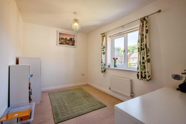 4 bed Detached for sale Image 9