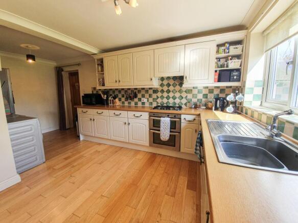 Kitchen & Breakfast Room