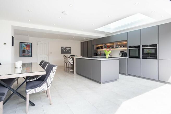 Kitchen/Dining Area