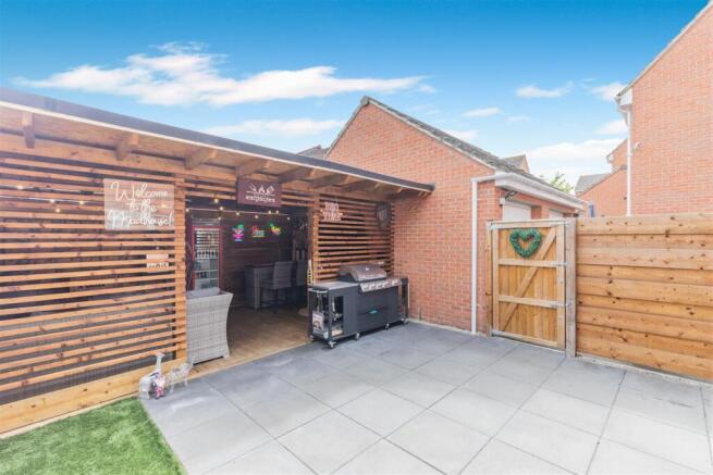 Brownley Road, Clipstone Village photo 4