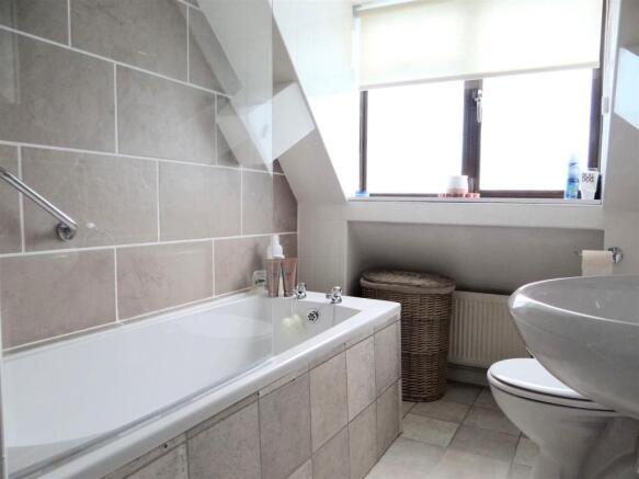 Bathroom.JPG