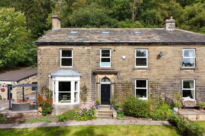 6 bed Semi-Detached for sale Image 6