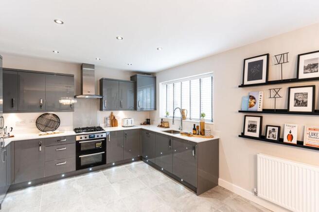 4 bed Detached for sale Image 10