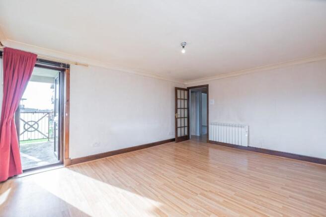4. Living Room (2).jpg