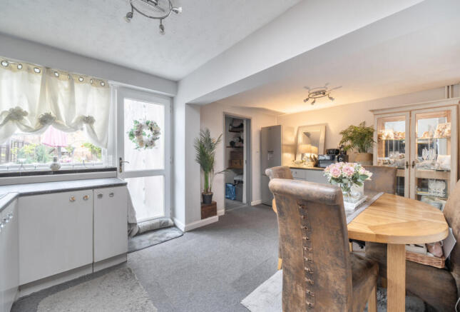 1436067-13-69c6ac...