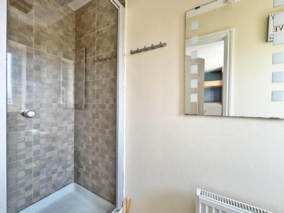4 bed Detached for sale Image 12