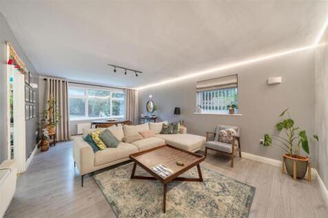 Rutland Place, The Rutts, Bushey Heath, WD23