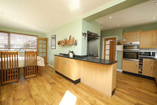 KITCHEN/DINER