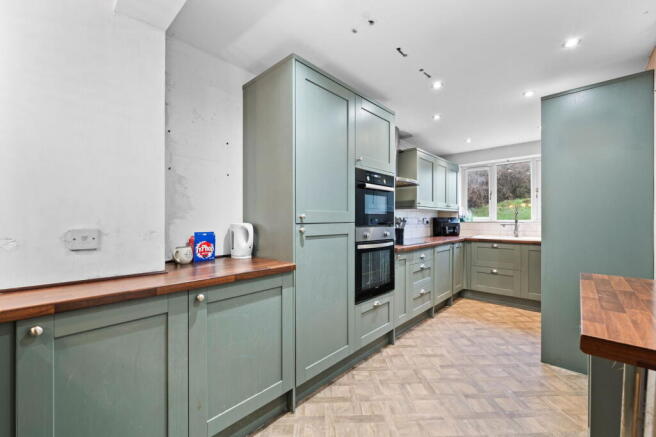 4 bed Town House for sale Image 6