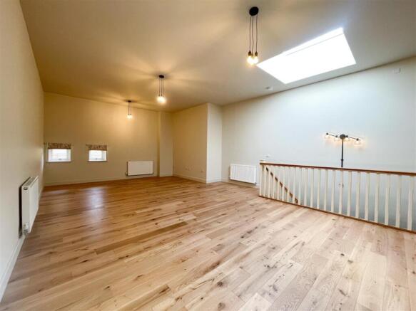 3 bed Mews to rent Image 7