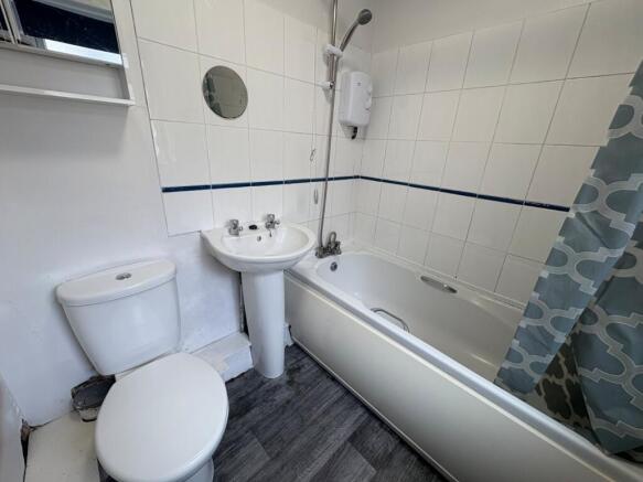2 bed Terraced to rent Image 8