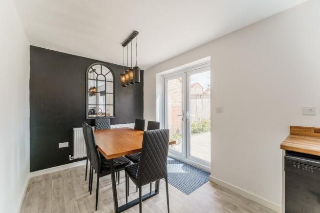 4 bed Detached for sale Image 8