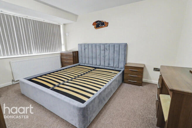 3 bed Semi-Detached for sale Image 9