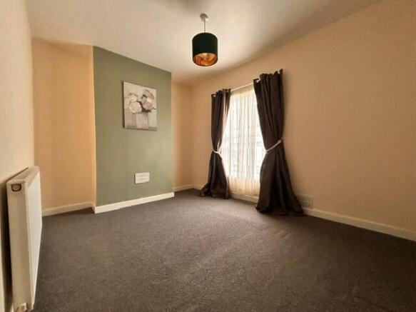 2 bed Terraced to rent Image 7
