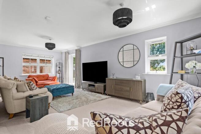 5 bed Detached for sale Image 6
