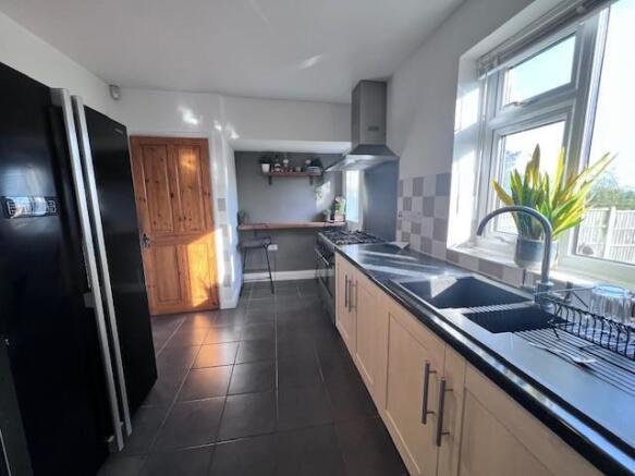 kitchen 1.jpg