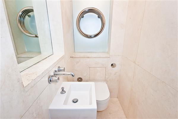 Guest cloakroom