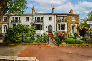 Flat 2, 2, Runwell Terrace, Southend-on-sea SS1 1HA