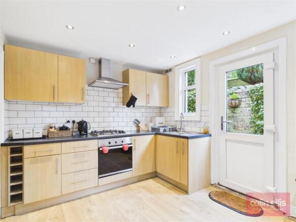 2 bed Apartment for sale Image 5