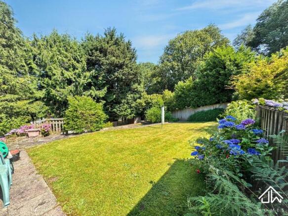 REAR GARDEN 1