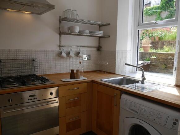 1 bed Terraced to rent Image 8