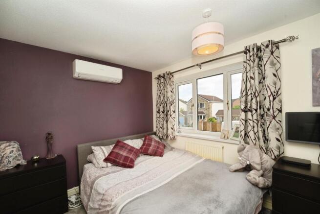 3 bed Semi-Detached for sale Image 8