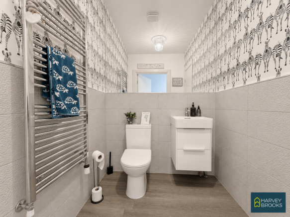 5 bed Detached for sale Image 10