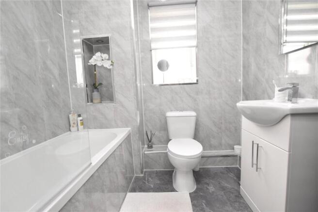 4 bed Detached for sale Image 12