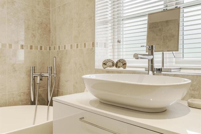 8512251-interior10.jpg