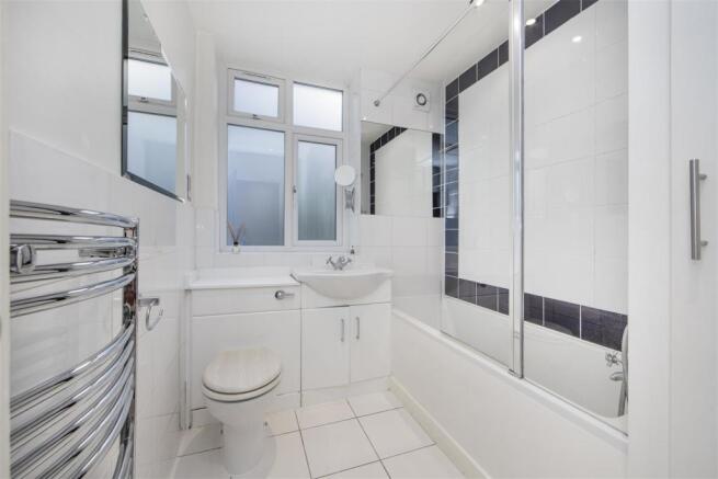 Thornton Avenue - Bathroom.jpg
