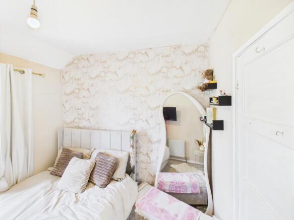 EweMove Pudsey - Bedroom 3