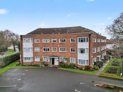 10 Westlands Court, Bridge Road, KT8