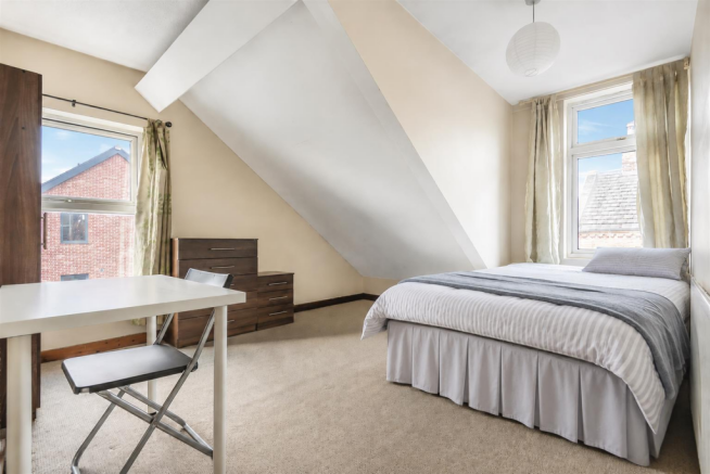 5 bed End of Terrace to rent Image 9