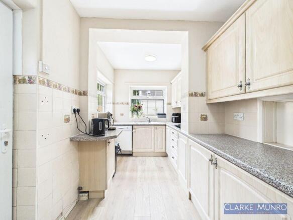 4 bed Detached for sale Image 7