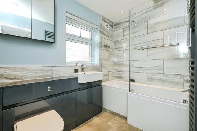 3 bed Detached for sale Image 10