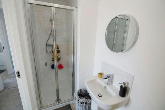 Ensuite photo 2