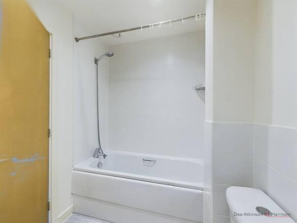 4 bed Town House for sale Image 9