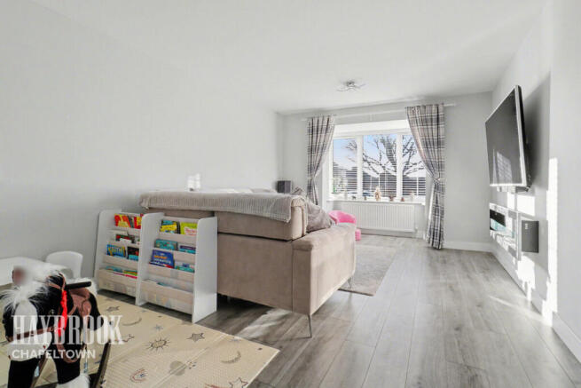 5 bed Detached for sale Image 7