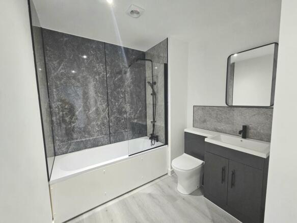 2 bed Apartment to rent Image 8