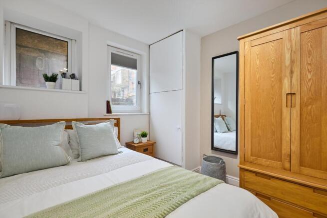 1 bed House Share to rent Image 12