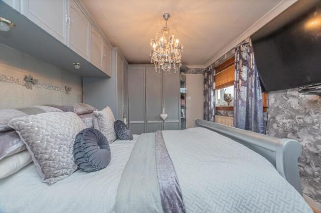 21. Bedroom 1 (3).jpg