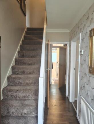 5 bed Semi-Detached for sale Image 9