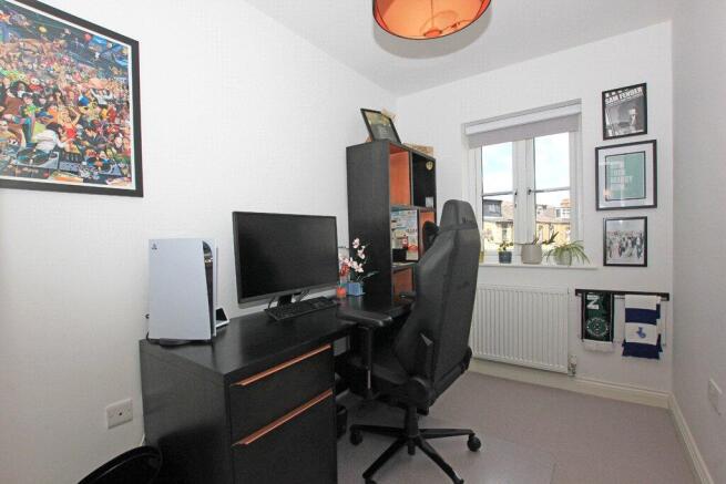 3 bed Semi-Detached for sale Image 12