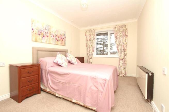 Bedroom 1.jpg
